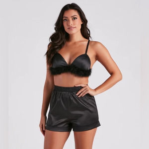 🍋NWT Satin Feather Trim PJ Set